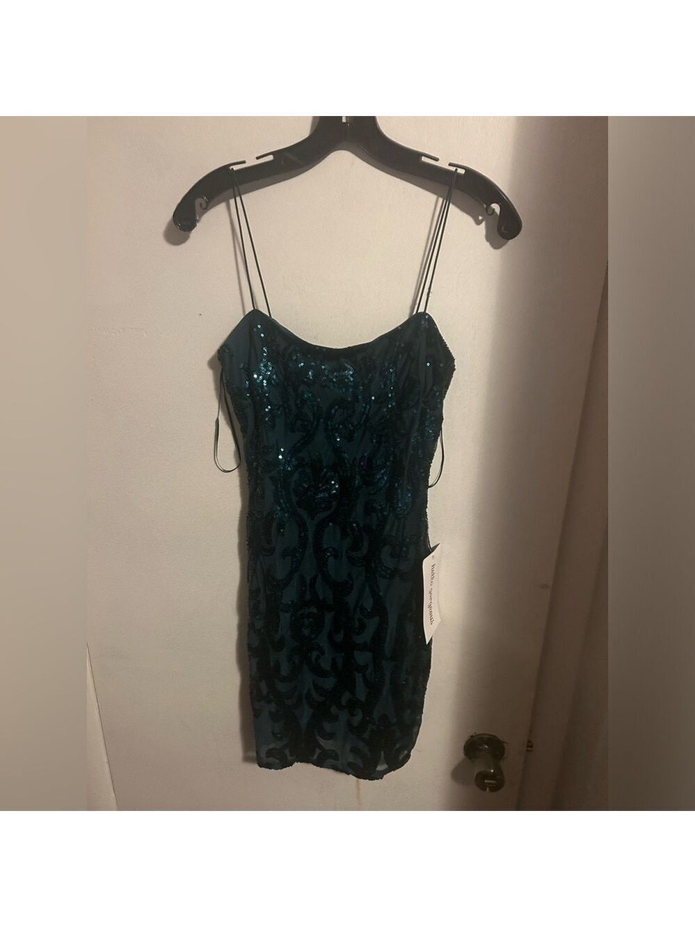 Lovely day sequence dress green color